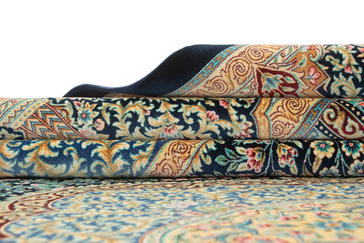 Rechteck Teppich Ghom Design in Dunkelblau von Hadorn™ - Lifestyle Image