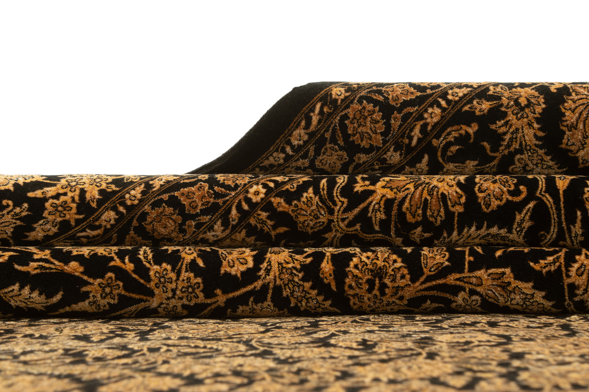 Rechteck Teppich Ghom Design in Schwarz von Hadorn™ - Lifestyle Image