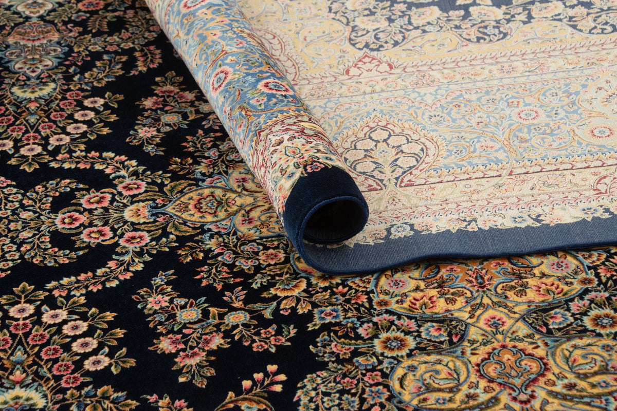 Rechteck Teppich Ghom Design in Dunkelblau von Hadorn™ - Lifestyle Image