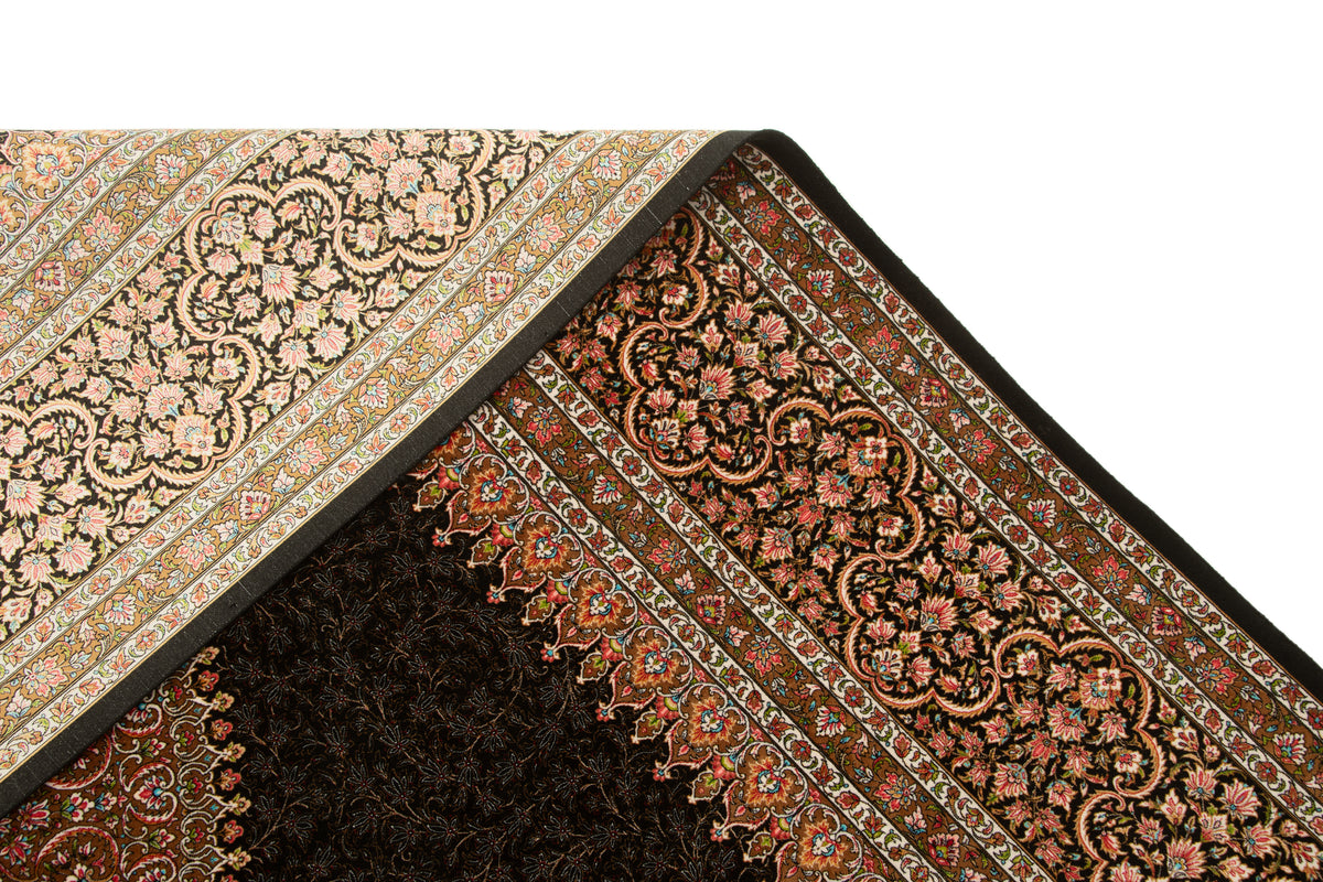 Rechteck Teppich Ghom Design in Braun von Hadorn™ - Lifestyle Image