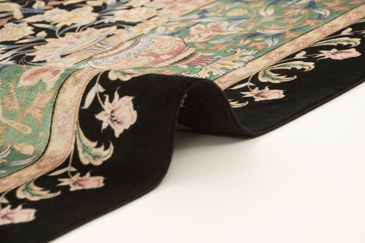 Rechteck Teppich Ghom Design in Schwarz von Hadorn™ - Lifestyle Image