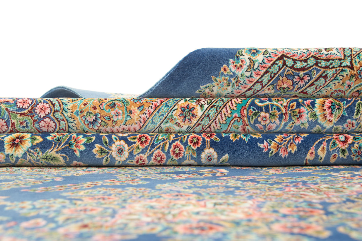 Rechteck Teppich Ghom Design in Blau von Hadorn™ - Lifestyle Image