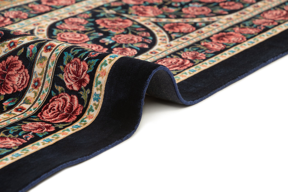 Rechteck Teppich Ghom Design in Dunkelblau von Hadorn™ - Lifestyle Image
