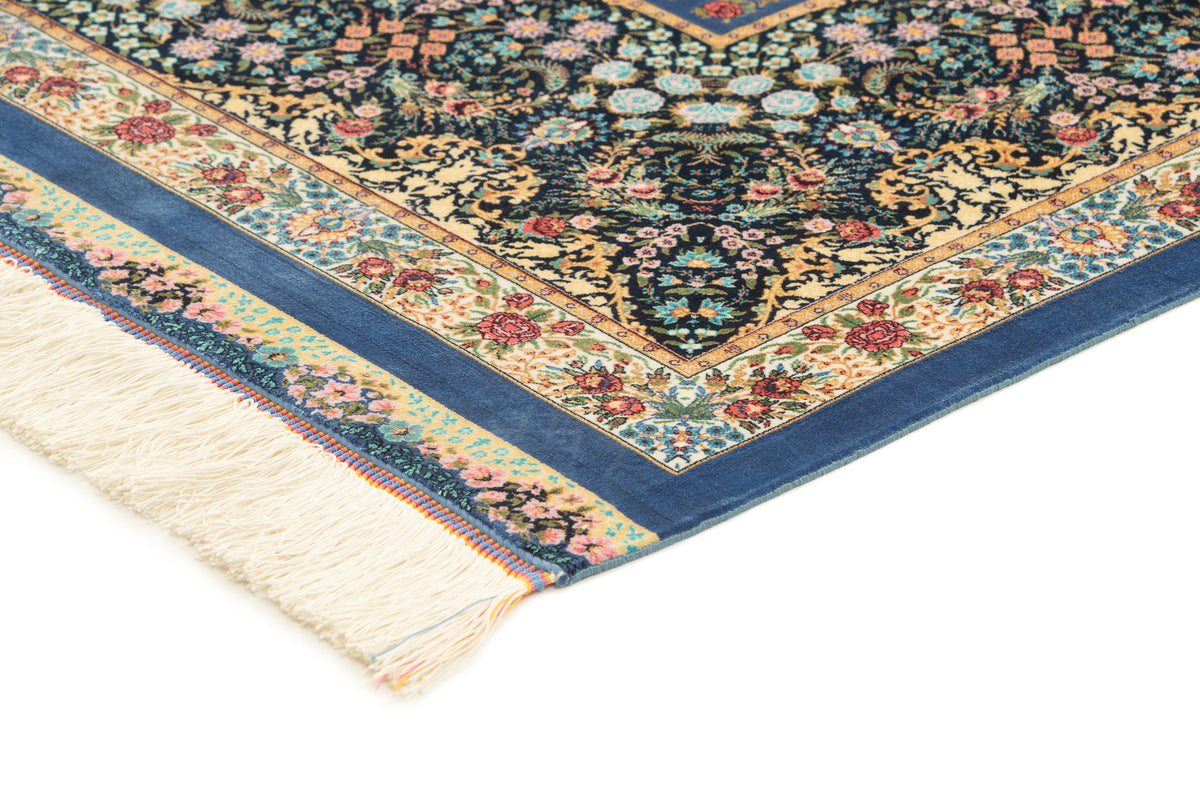 Rechteck Teppich Ghom Design in Blau von Hadorn™ - Lifestyle Image