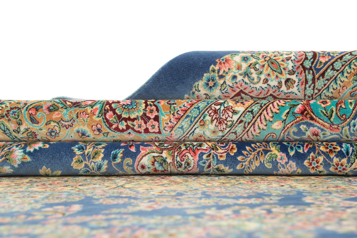 Rechteck Teppich Ghom Design in Blau von Hadorn™ - Lifestyle Image