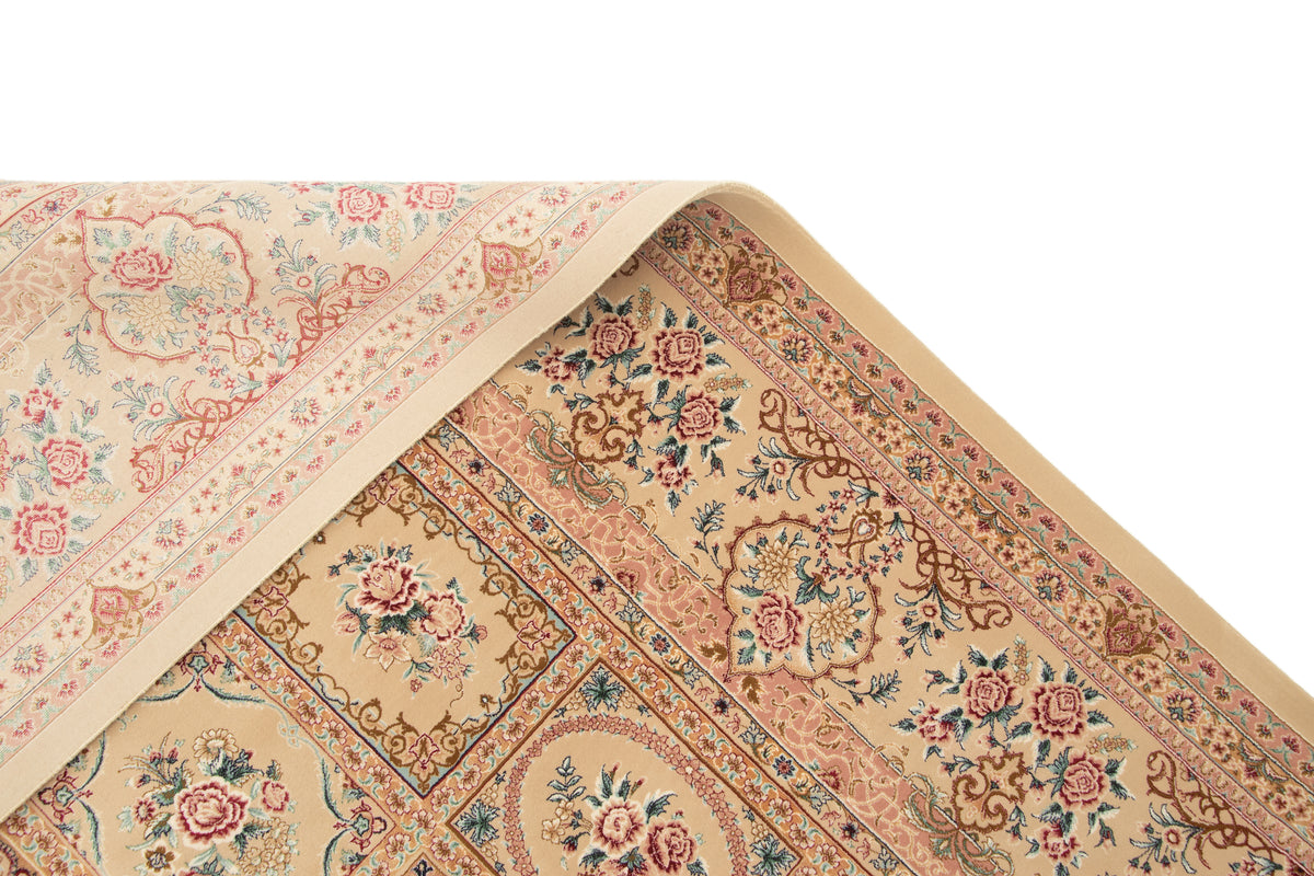 Rechteck Teppich Ghom Design in Rosa von Hadorn™ - Lifestyle Image