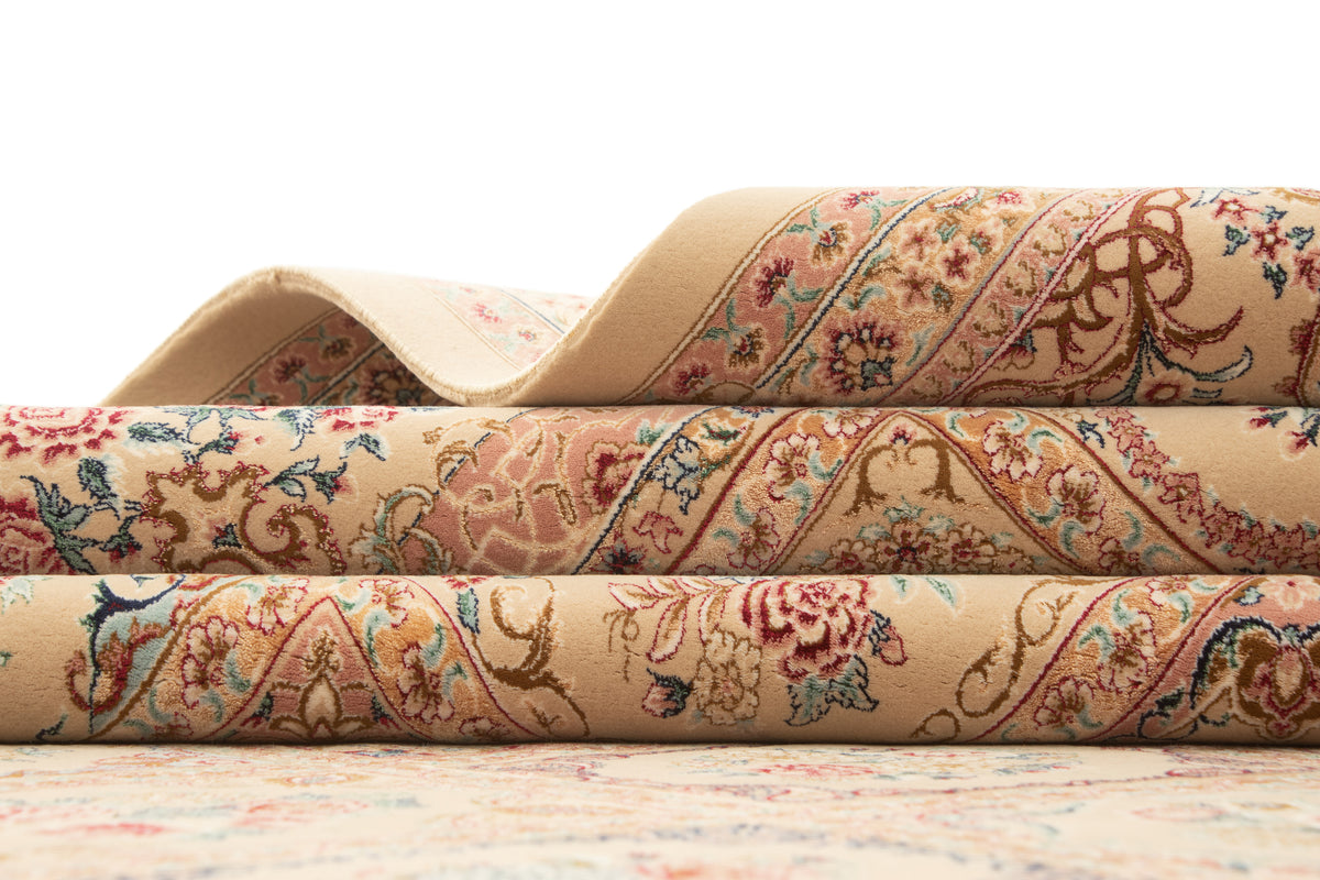 Rechteck Teppich Ghom Design in Rosa von Hadorn™ - Lifestyle Image