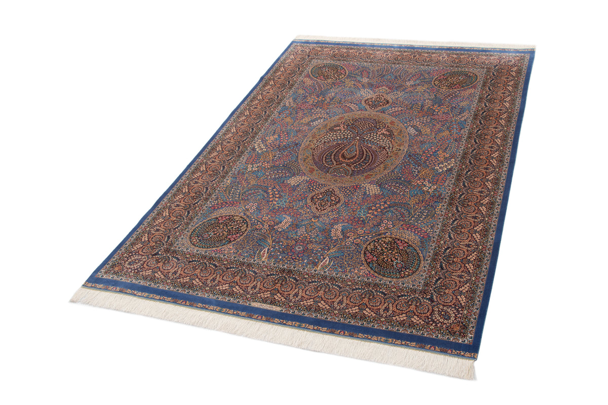 Rechteck Teppich Ghom Design in Blau von Hadorn™ - Lifestyle Image