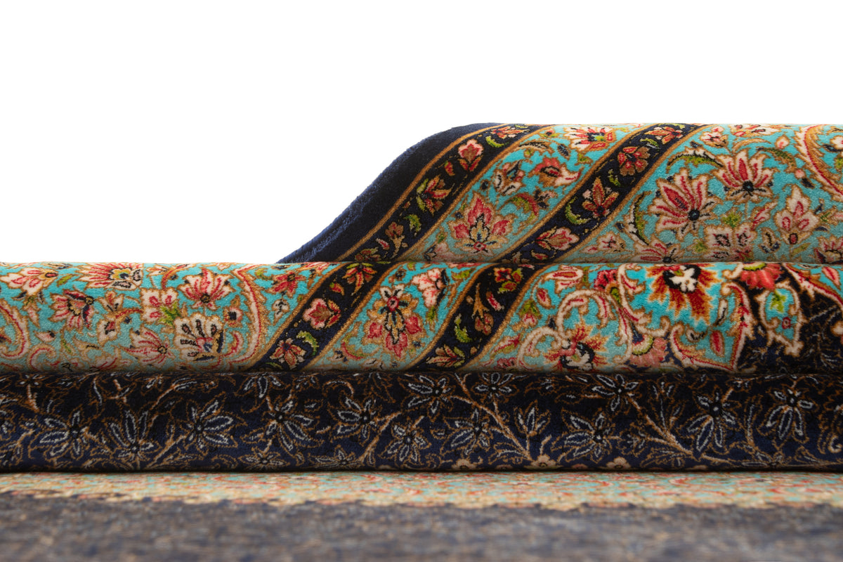 Rechteck Teppich Ghom Design in Dunkelblau von Hadorn™ - Lifestyle Image