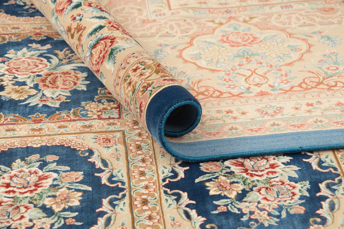Rechteck Teppich Ghom Design in Blau von Hadorn™ - Lifestyle Image