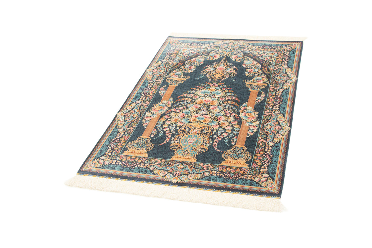 Rechteck Teppich Ghom Design in Dunkelblau von Hadorn™ - Lifestyle Image