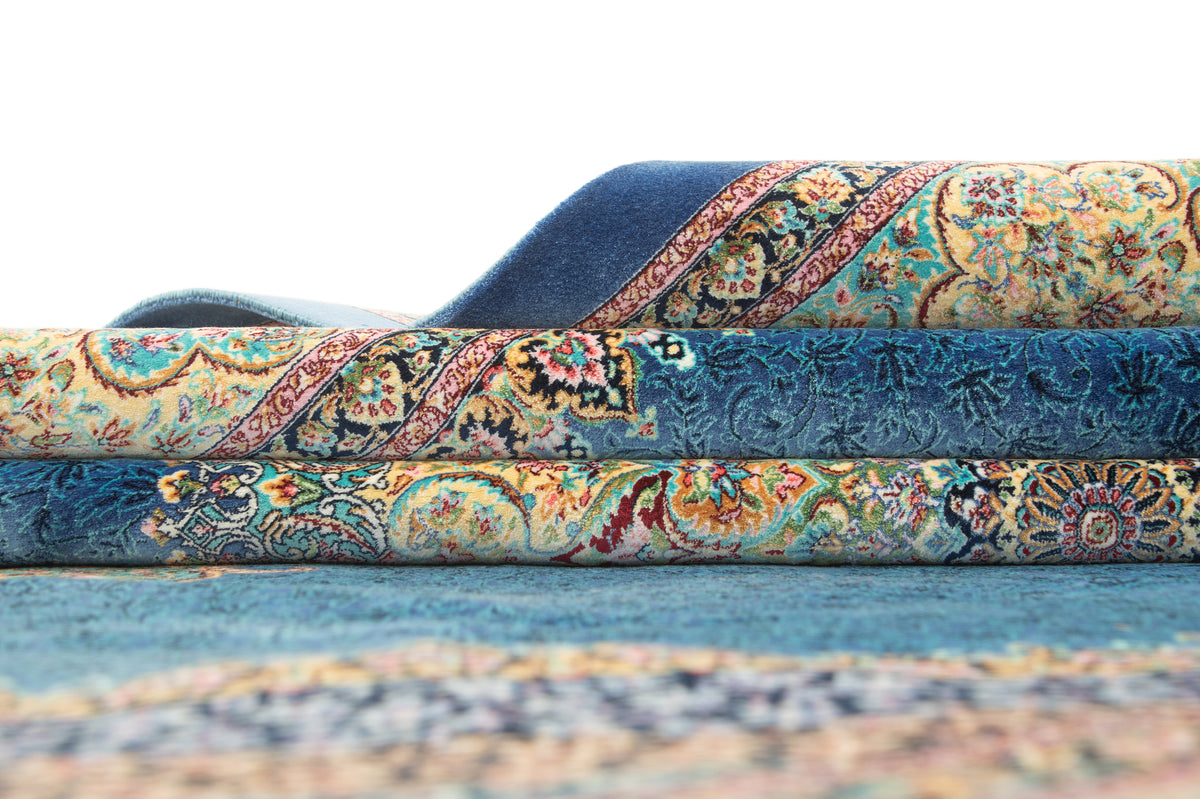 Rechteck Teppich Ghom Design in Blau von Hadorn™ - Lifestyle Image