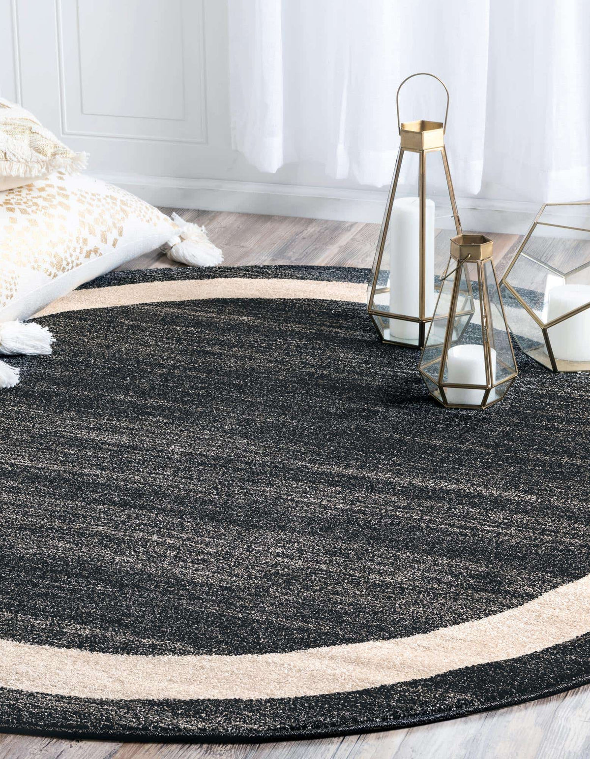 Rund Teppich Loft in Schwarz von Hadorn™ - Lifestyle Image