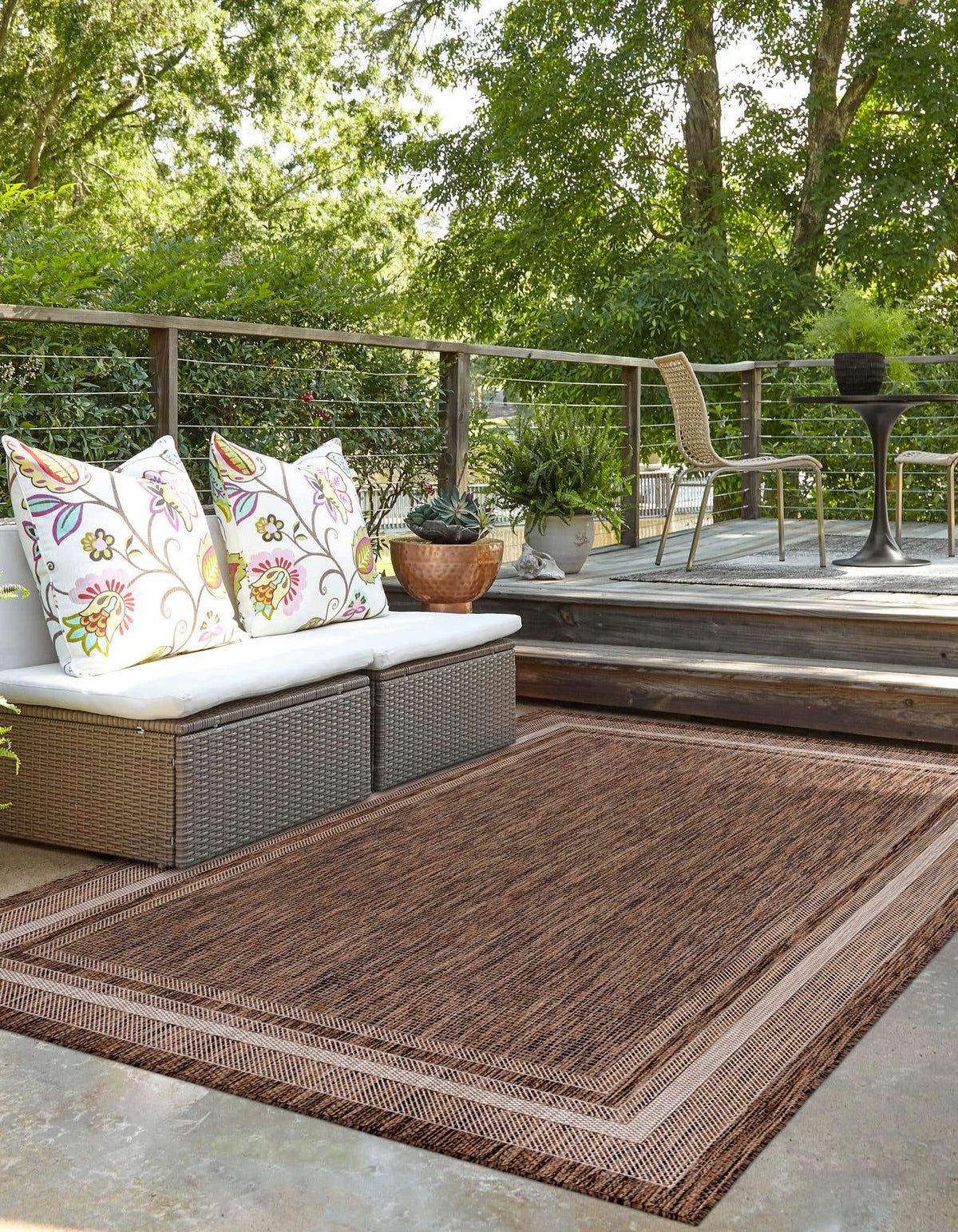 Rechteck Outdoor Teppich Tulum Outdoor in Braun von Hadorn™ - Lifestyle Image