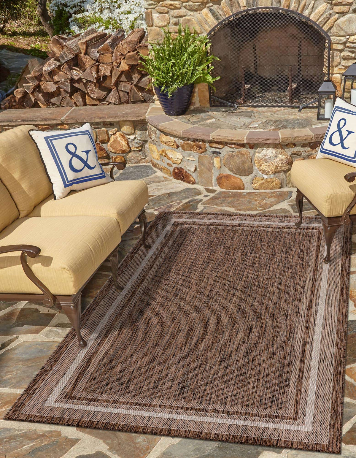 Rechteck Outdoor Teppich Tulum Outdoor in Braun von Hadorn™ - Lifestyle Image