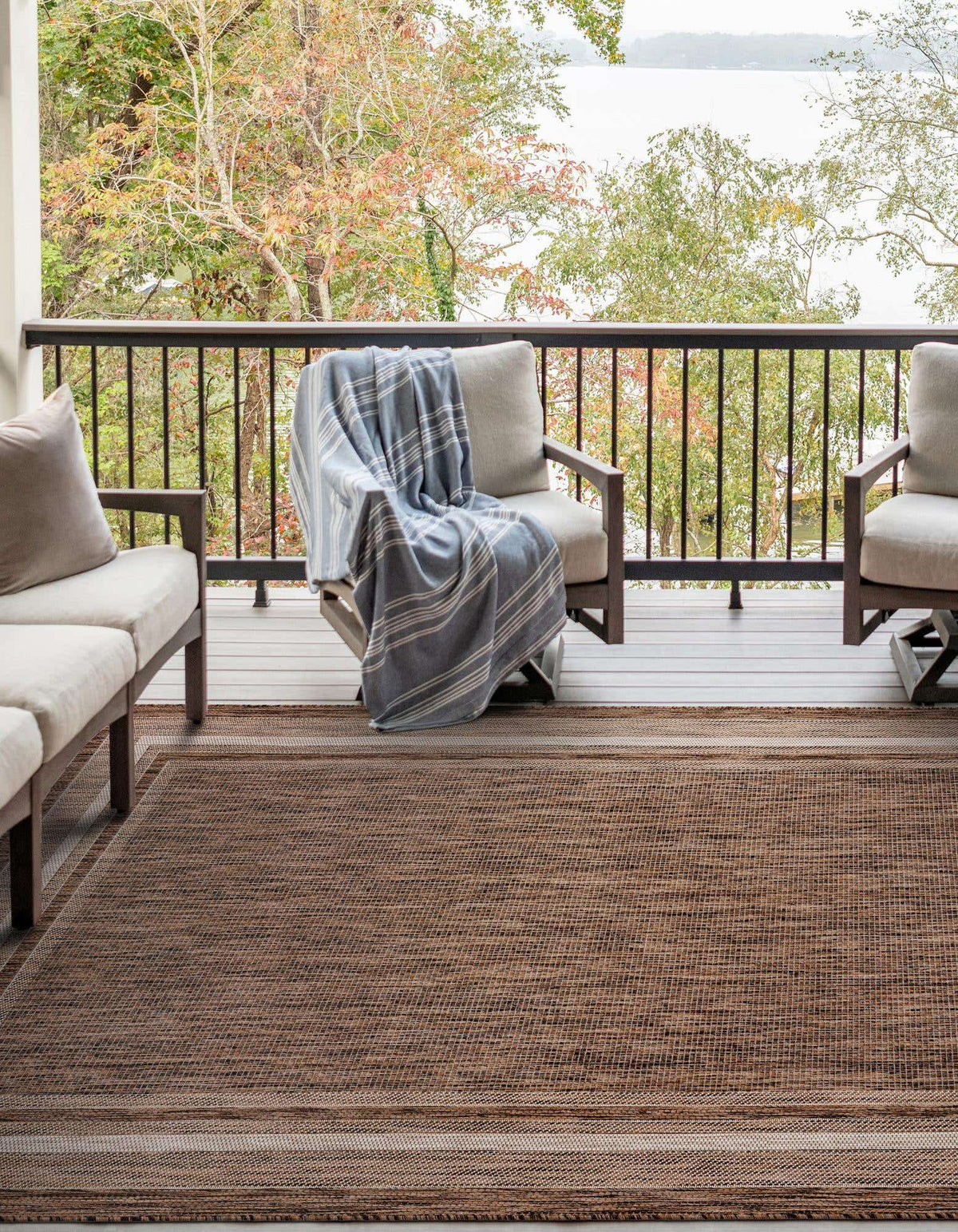 Rechteck Outdoor Teppich Tulum Outdoor in Braun von Hadorn™ - Lifestyle Image