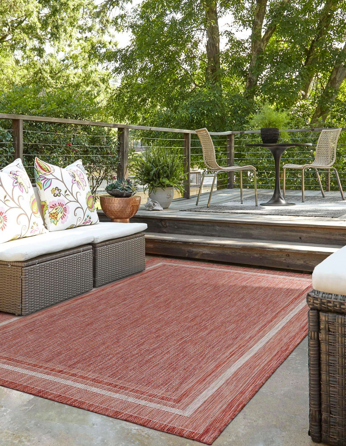 Rechteck Outdoor Teppich Tulum Outdoor in Rostrot von Hadorn™ - Lifestyle Image