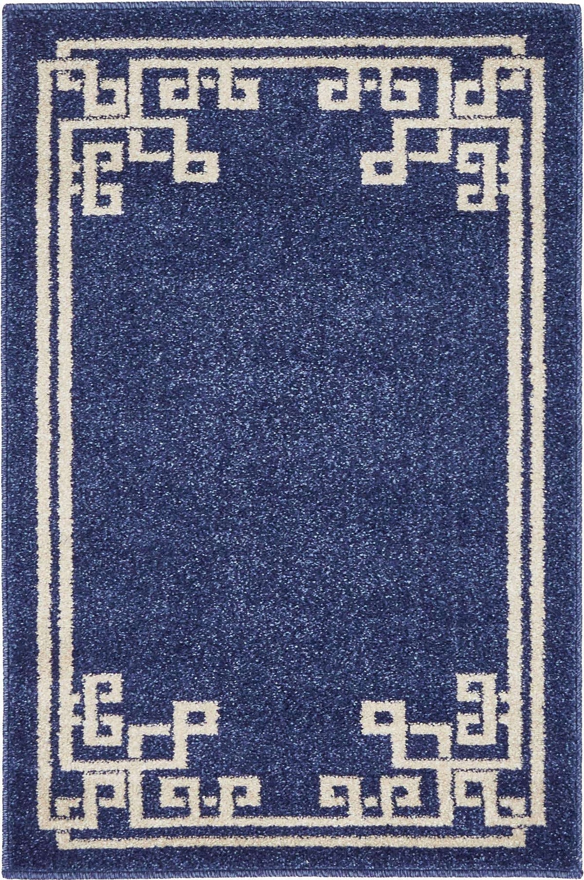 Rechteck Teppich Greek Key in Dunkelblau von Hadorn™ - Lifestyle Image