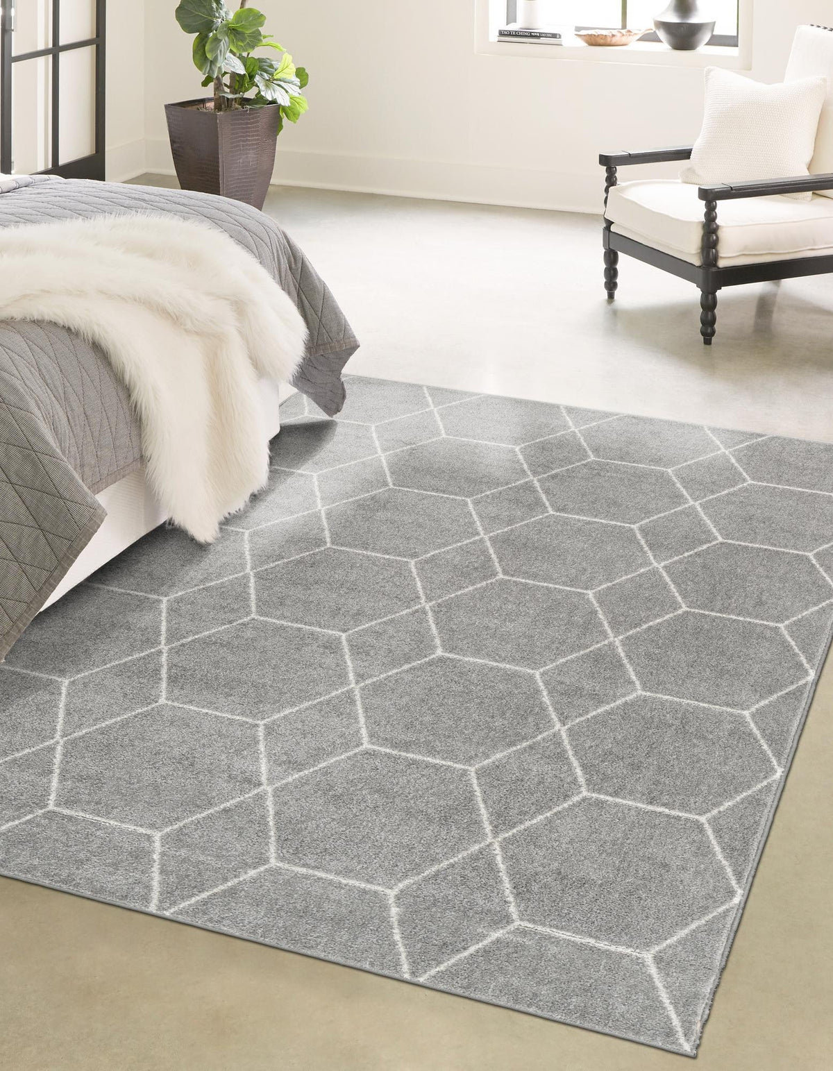 Rechteck Teppich Trellis Frieze in Hellgrau von Hadorn™ - Lifestyle Image