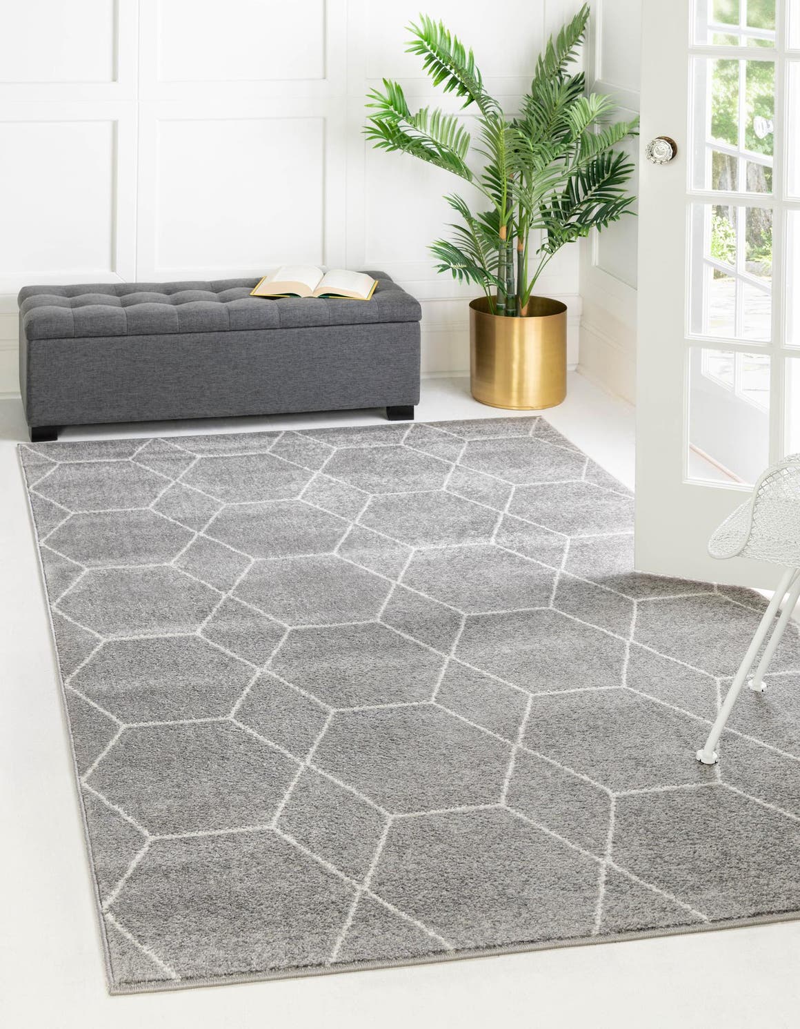 Rechteck Teppich Trellis Frieze in Hellgrau von Hadorn™ - Lifestyle Image