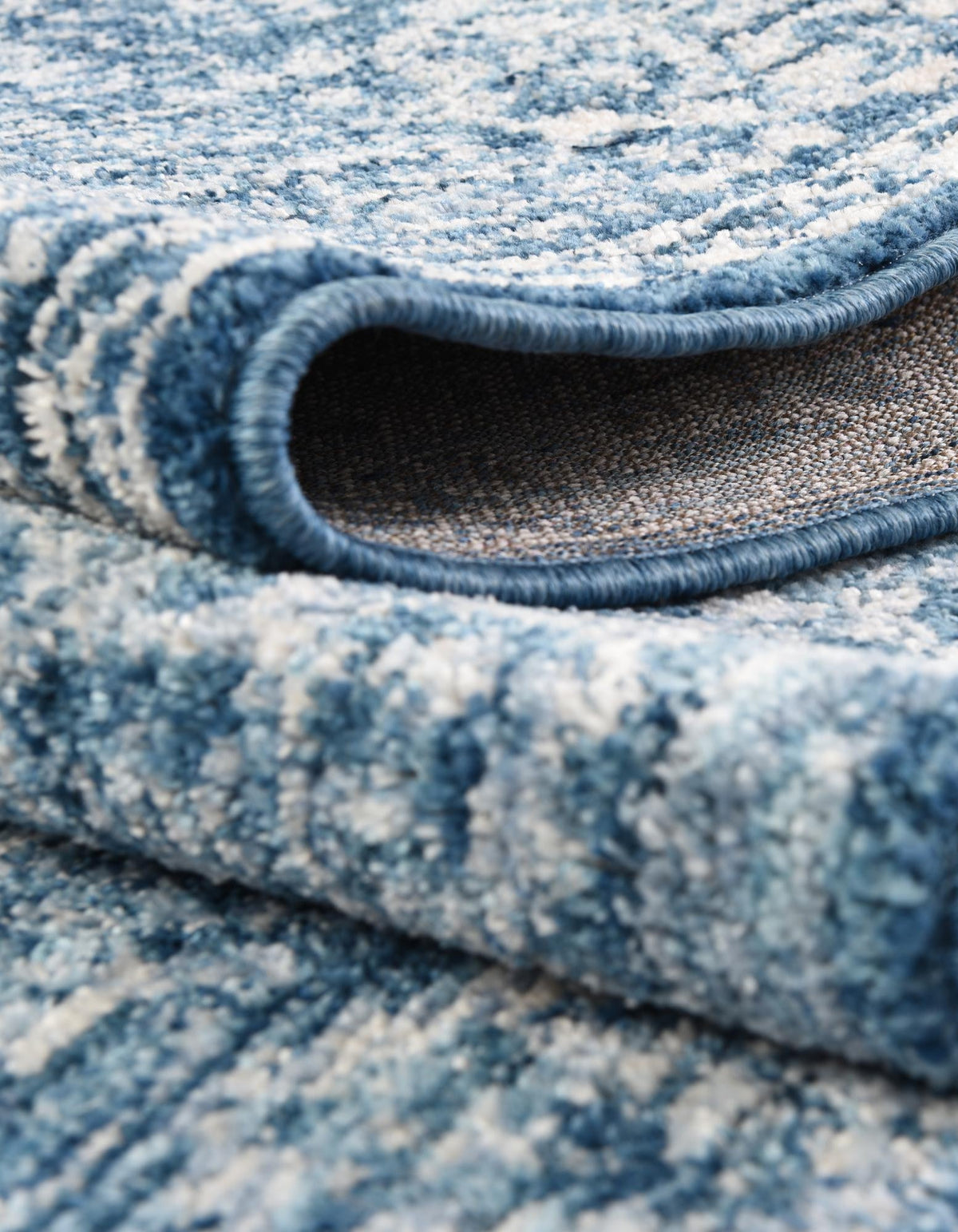 Läufer Teppich Brooklyn in Blau von Hadorn™ - Lifestyle Image