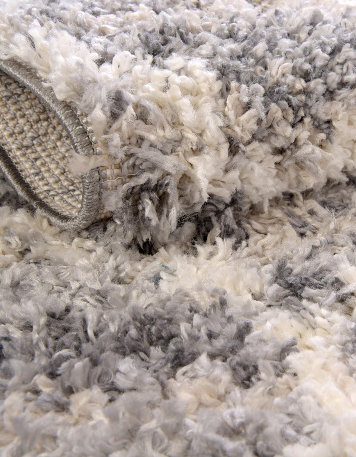 Rechteck Hochflorteppich Lagom Shag in Grau von Hadorn™ - Lifestyle Image