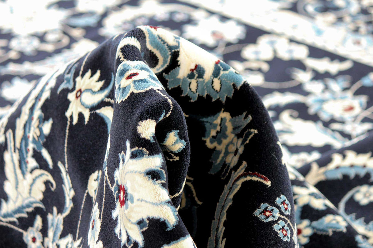 Rechteck Teppich Classical in Blau von Hadorn™ - Lifestyle Image