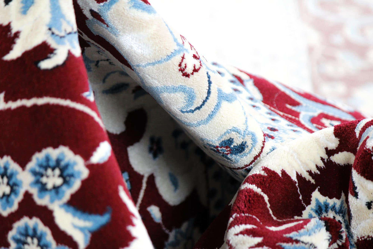 Rechteck Teppich Classical in Rot von Hadorn™ - Lifestyle Image