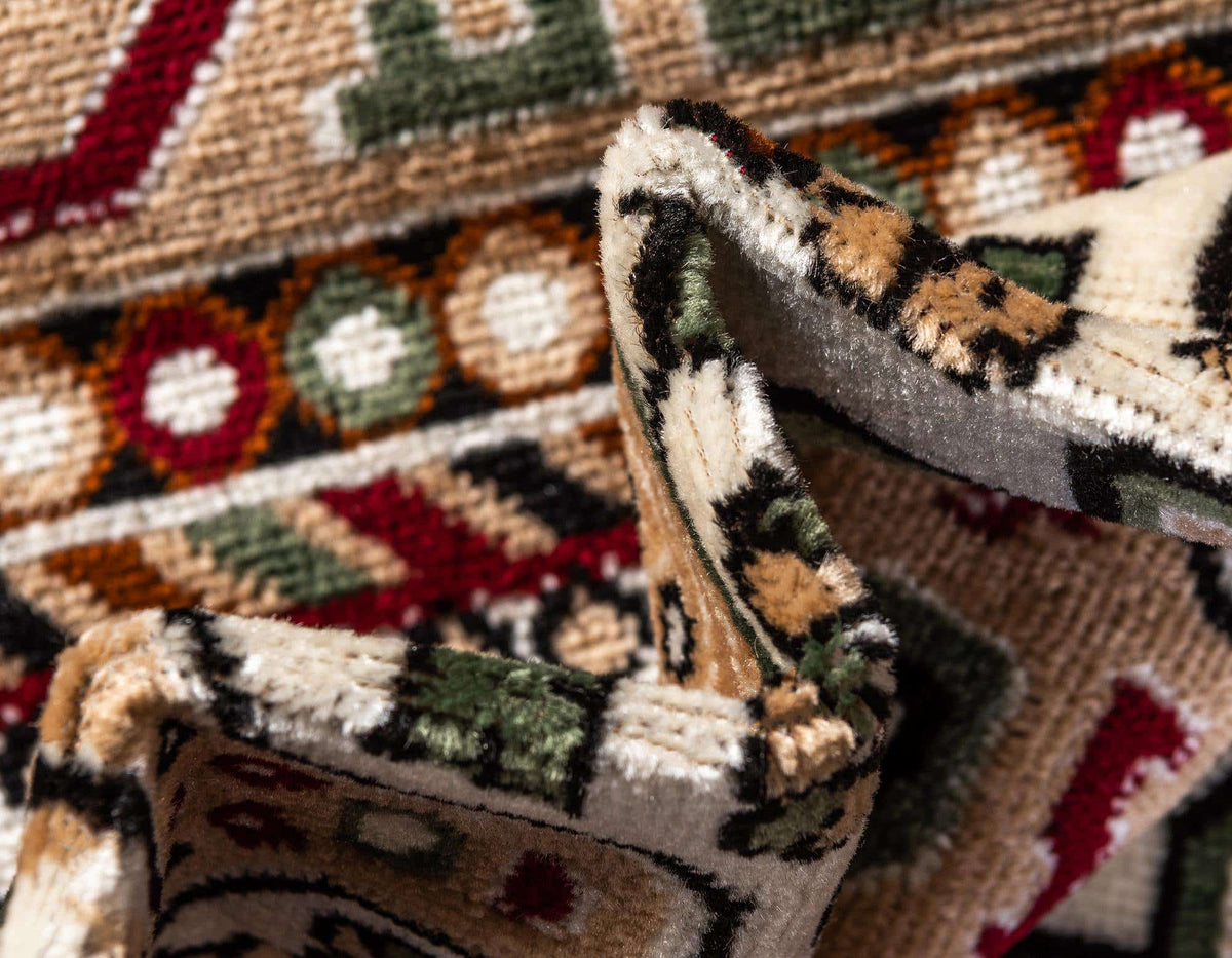 Läufer Teppich Gharajeh in Beige von Hadorn™ - Lifestyle Image