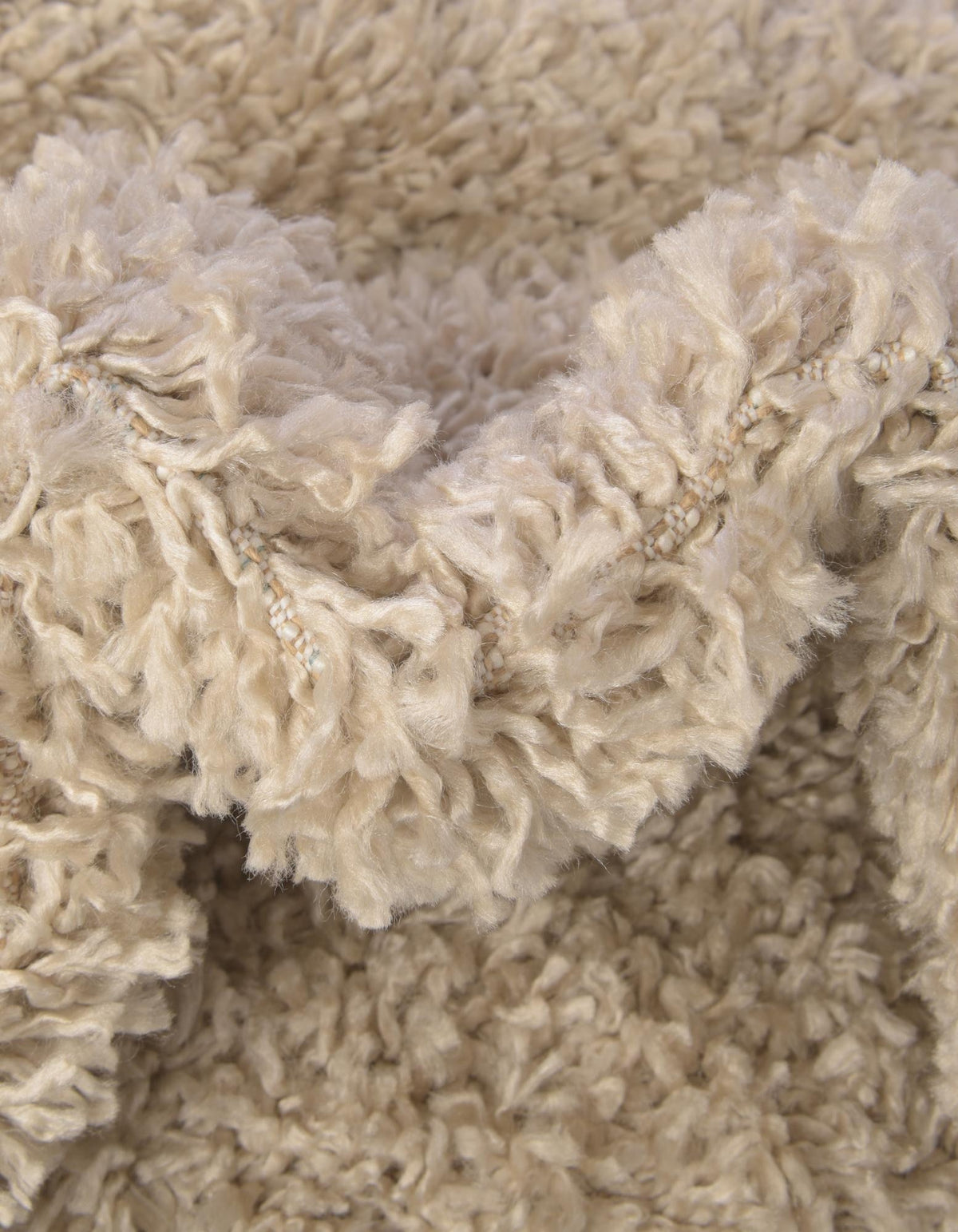 Quadratisch Hochflorteppich Zermatt Shag in Beige von Hadorn™ - Lifestyle Image
