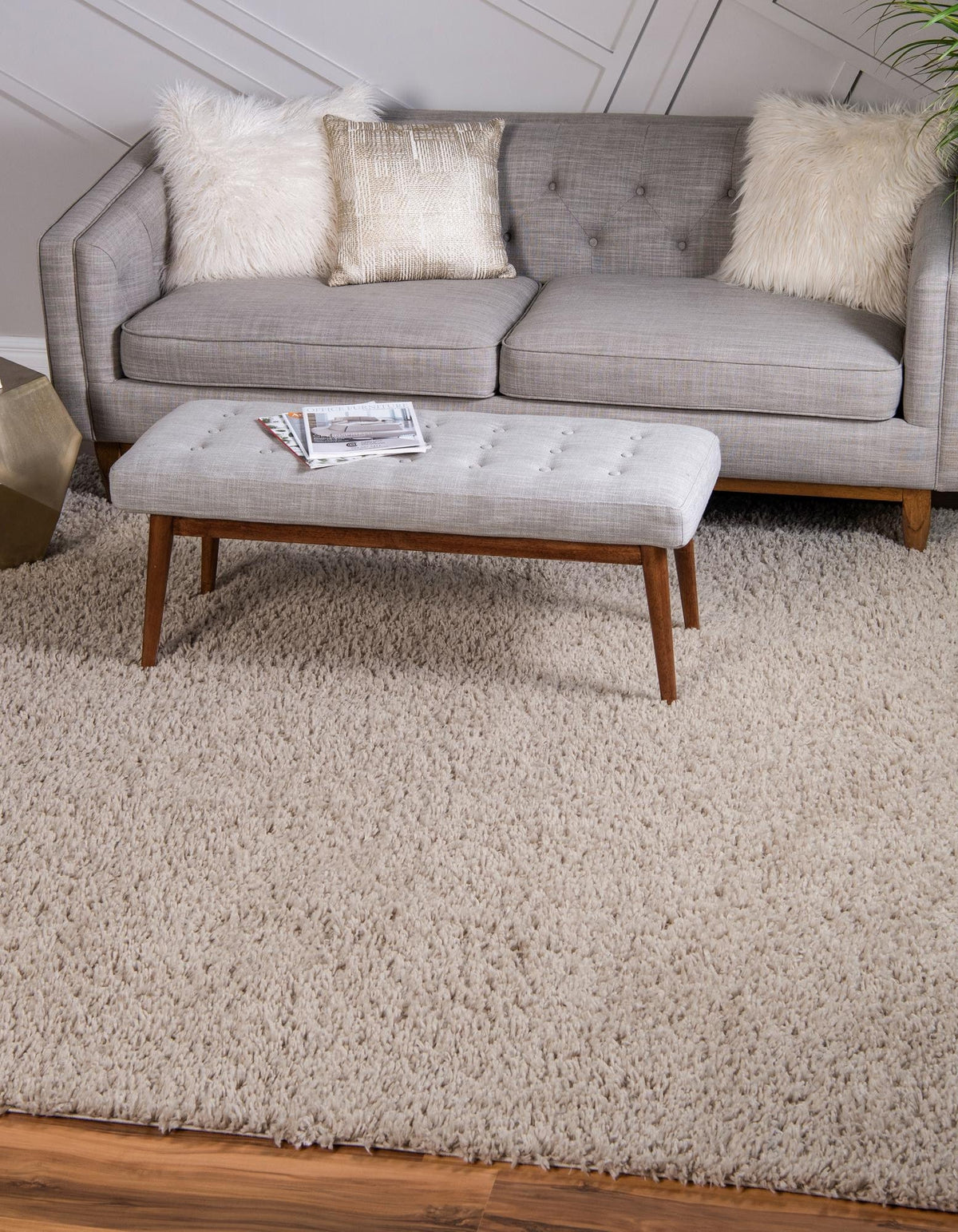 Quadratisch Hochflorteppich Zermatt Shag in Beige von Hadorn™ - Lifestyle Image