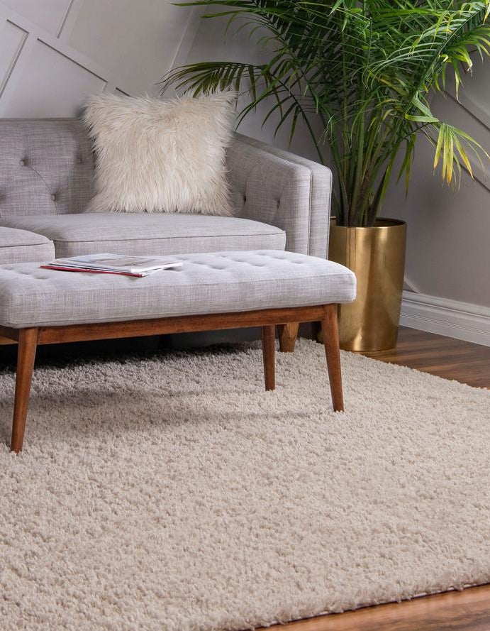 Quadratisch Hochflorteppich Zermatt Shag in Beige von Hadorn™ - Lifestyle Image