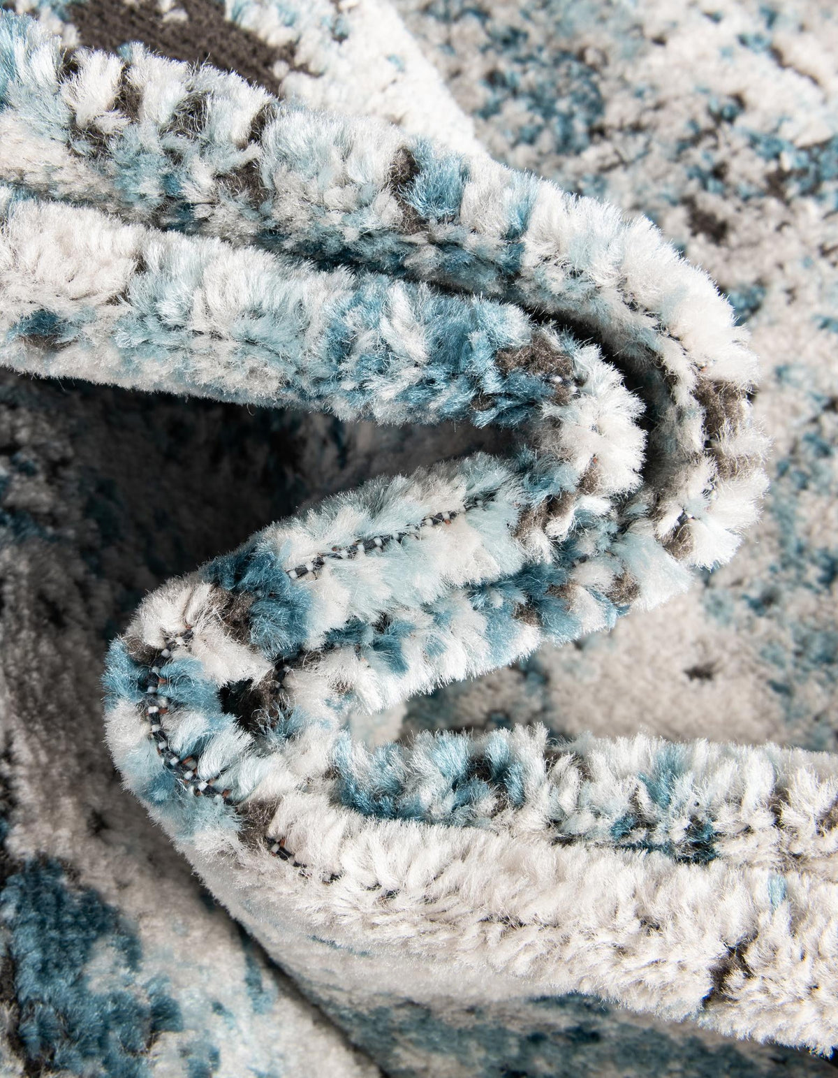 Rechteck Teppich Leipzig in Blau von Hadorn™ - Lifestyle Image
