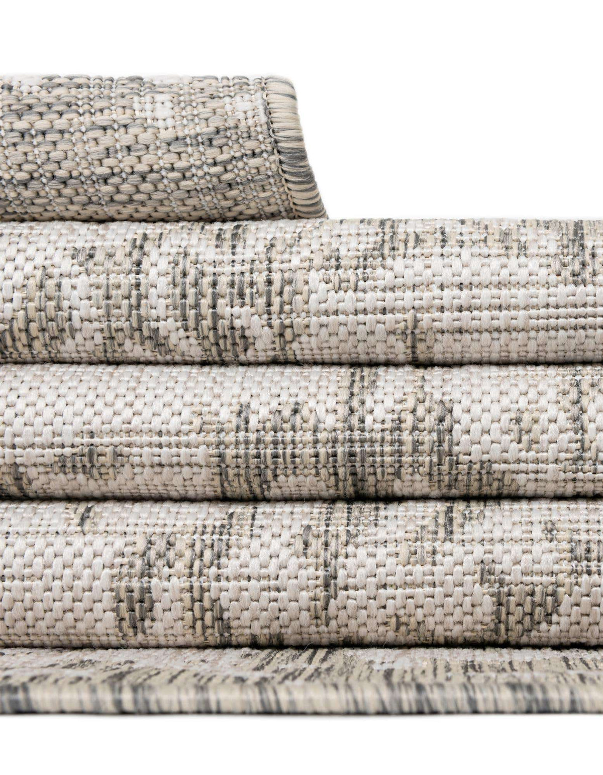 Rund Outdoor Teppich Tulum Outdoor in Grau von Hadorn™ - Lifestyle Image