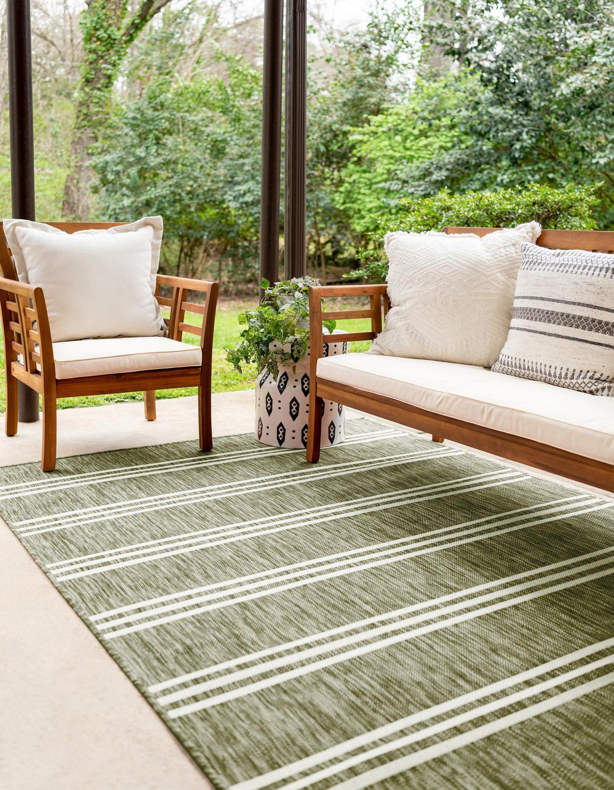 Rechteck Outdoor Teppich Jill Zarin Outdoor in Grün von Hadorn™ - Lifestyle Image