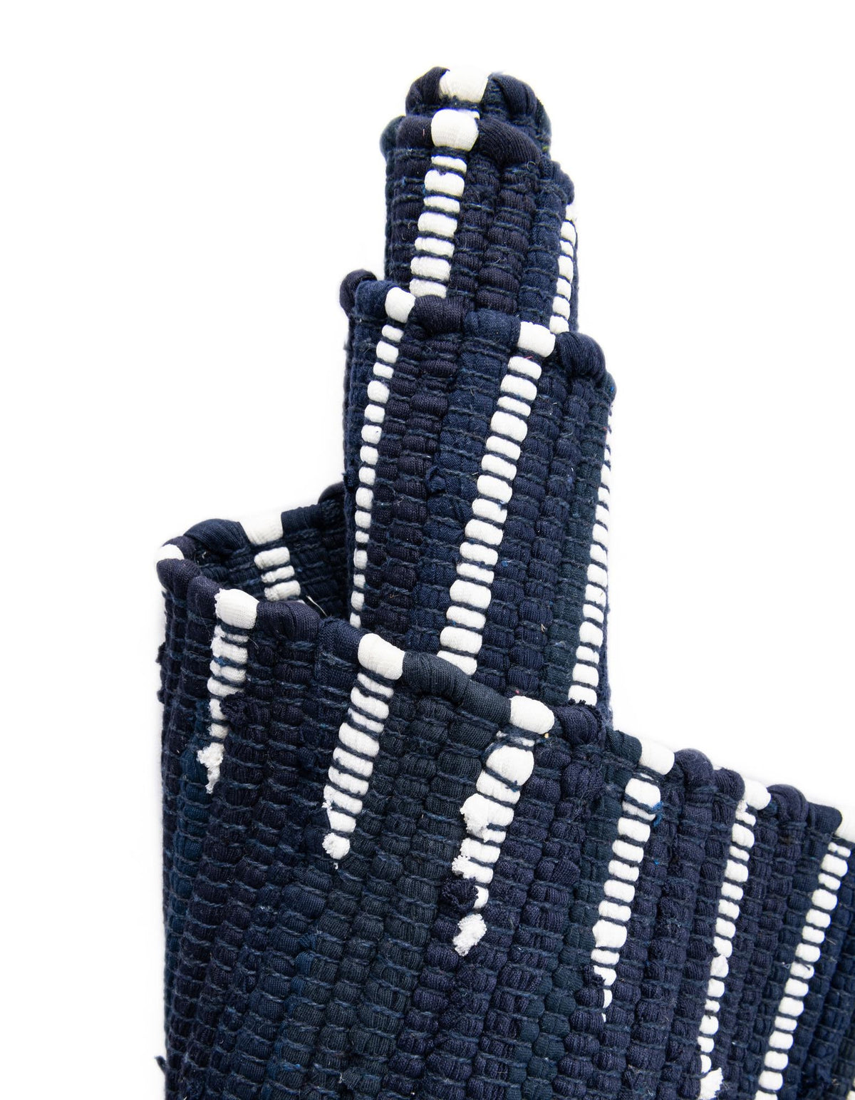 Läufer Handgeflochten Teppich Chindi Cotton in Marineblau von Hadorn™ - Lifestyle Image