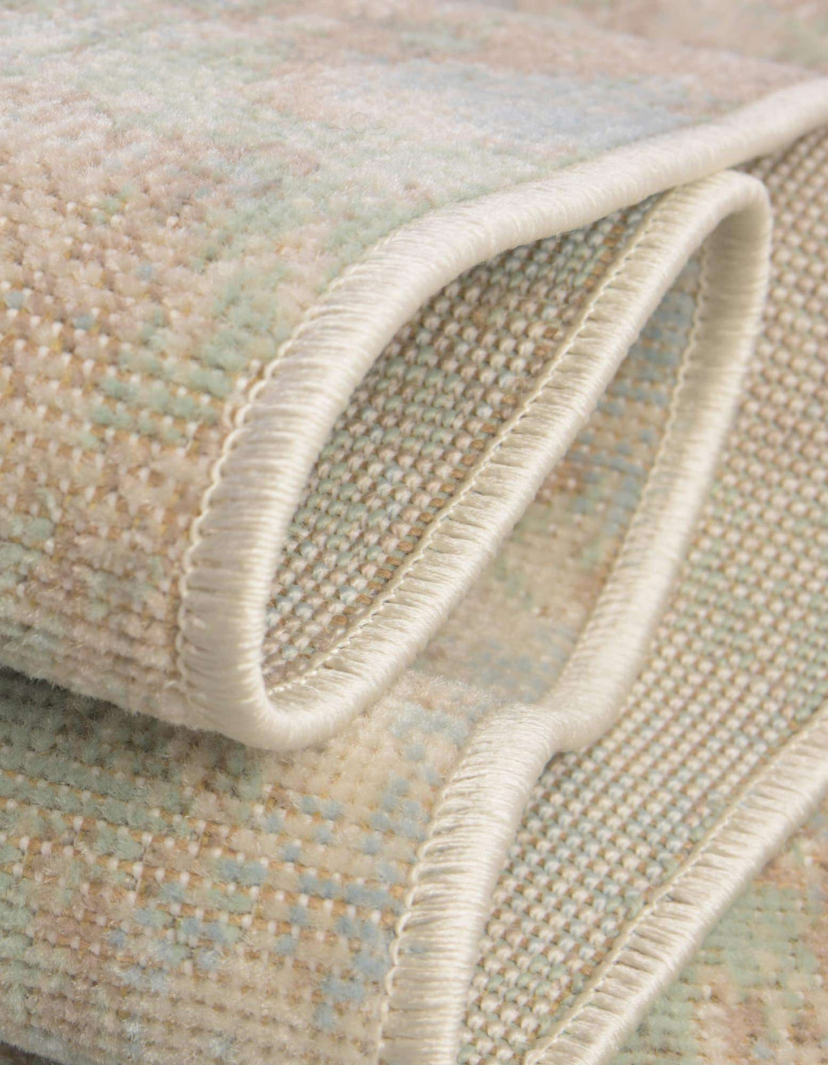 Quadratisch Teppich Lotus in Blaugrün von Hadorn™ - Lifestyle Image