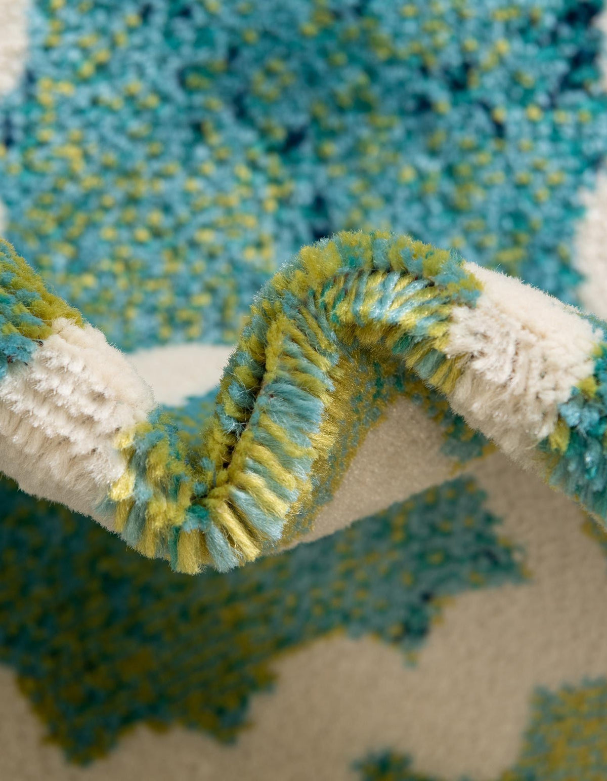 Rechteck Teppich Azalea in Blau von Hadorn™ - Lifestyle Image