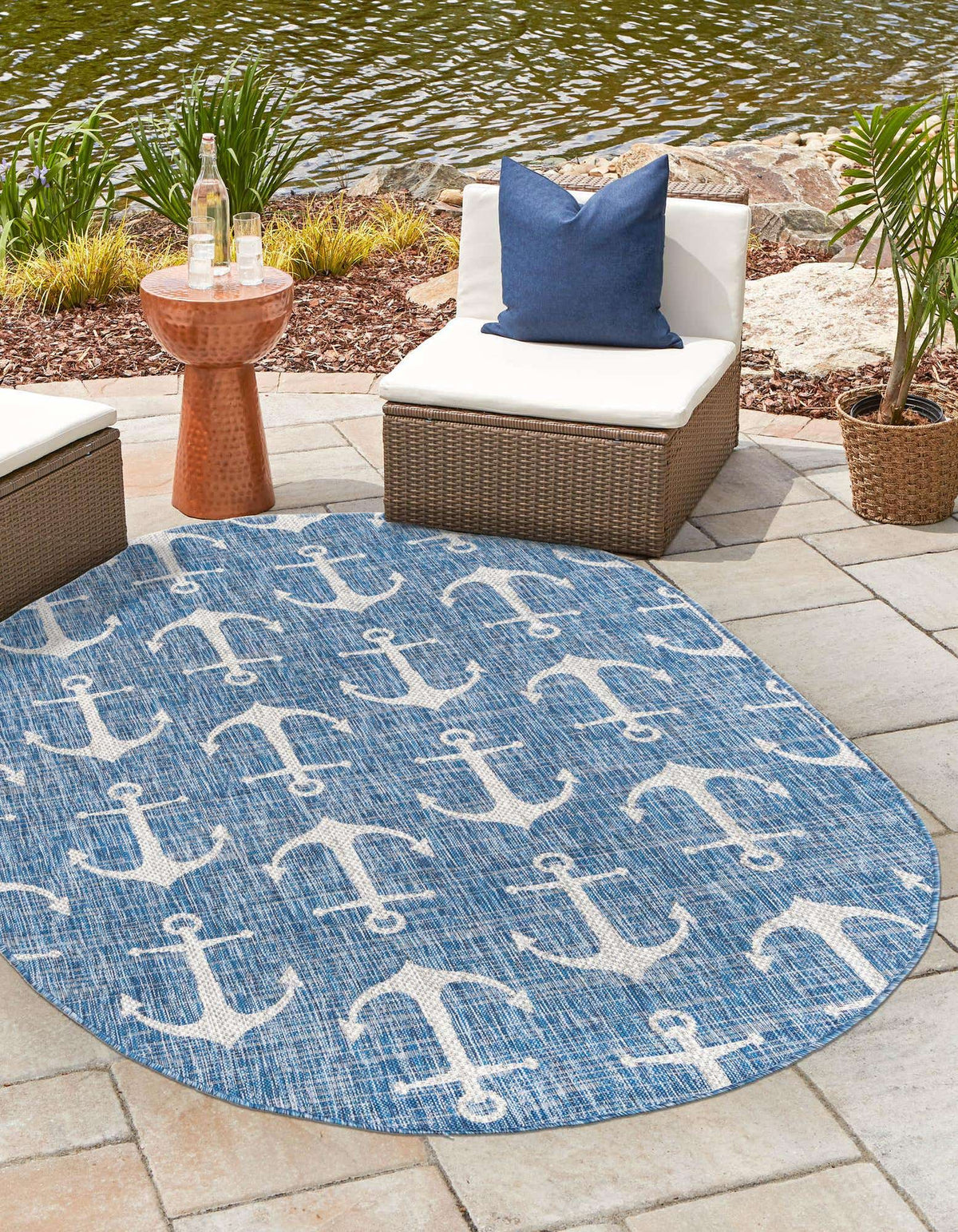 Oval Outdoor Teppich Tulum Outdoor in Blau von Hadorn™ - Lifestyle Image