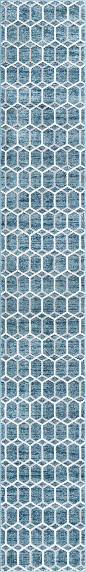 Läufer Teppich Lattice Trellis in Blau von Hadorn™ - Lifestyle Image