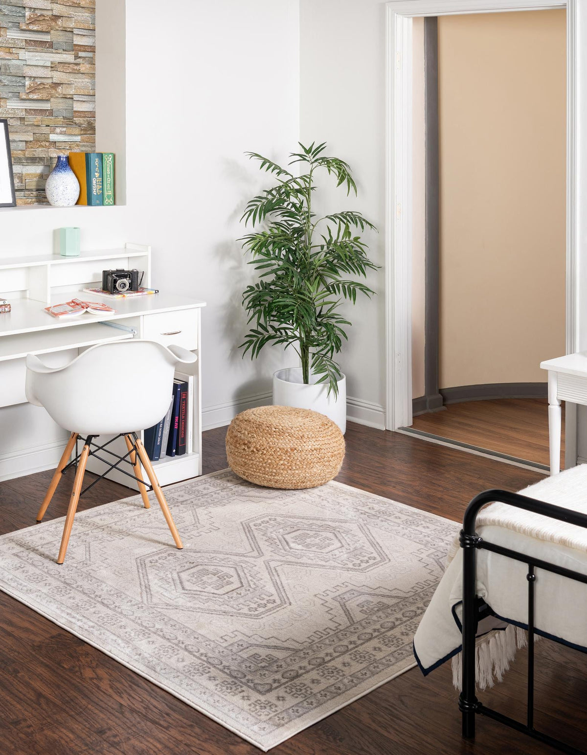 Quadratisch Teppich Charlotte in Elfenbein von Hadorn™ - Lifestyle Image