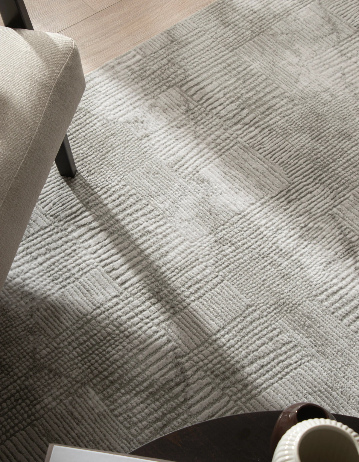 Quadratisch Teppich Davos Flawless in Grau von Hadorn™ - Lifestyle Image
