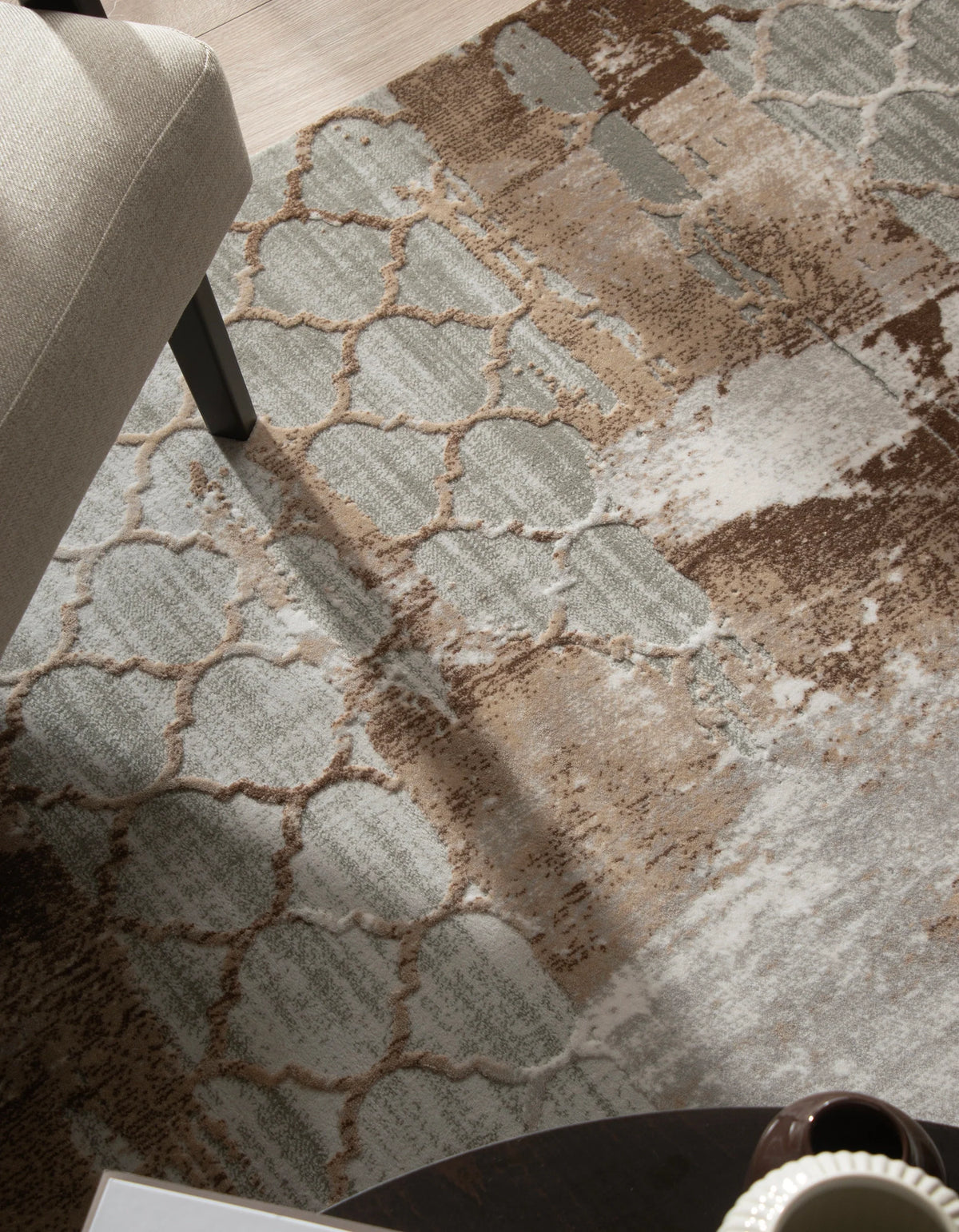 Rechteck Teppich Davos Mesh in Braun von Hadorn™ - Lifestyle Image