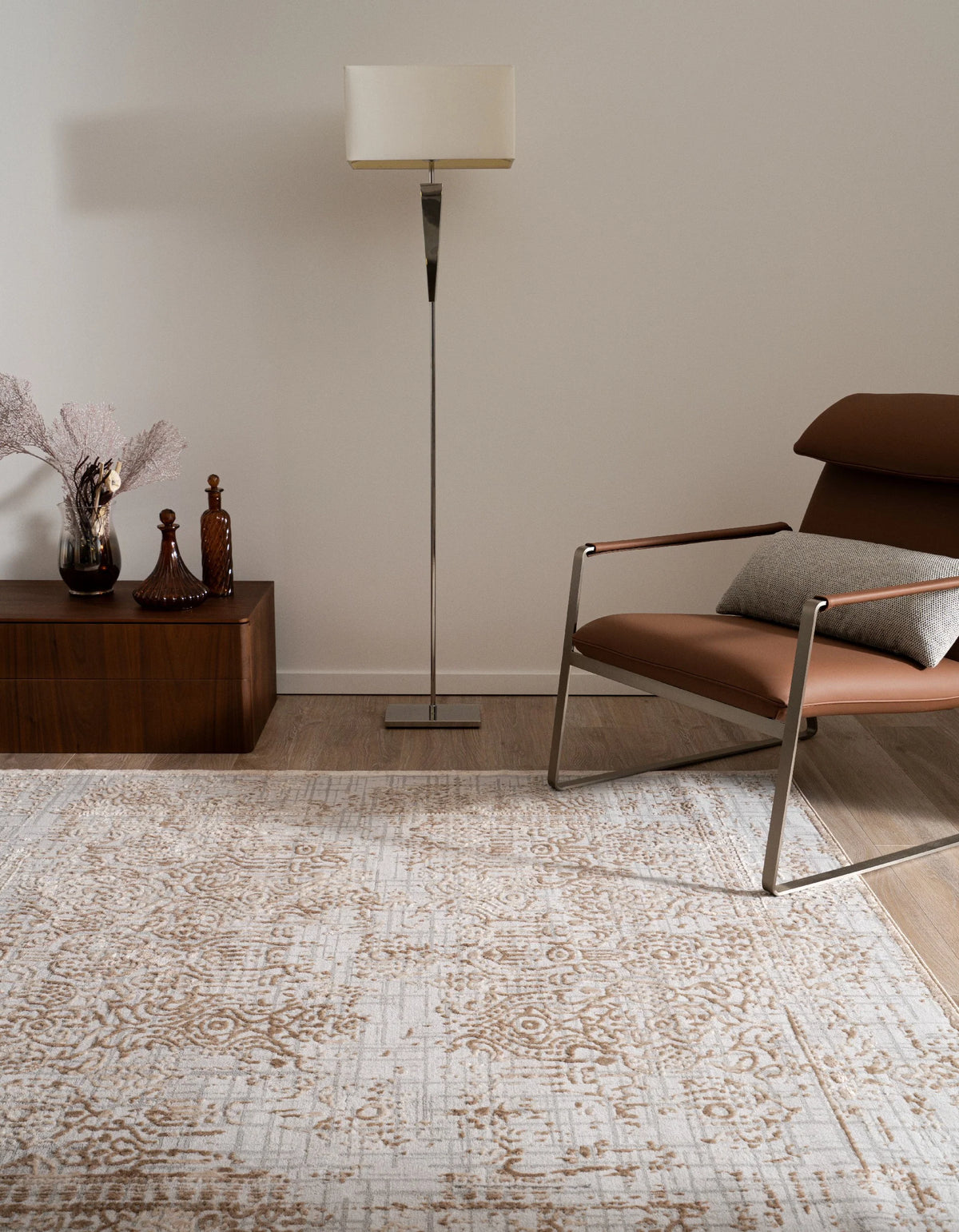 Quadratisch Teppich Bern Shimmer in Grau von Hadorn™ - Lifestyle Image