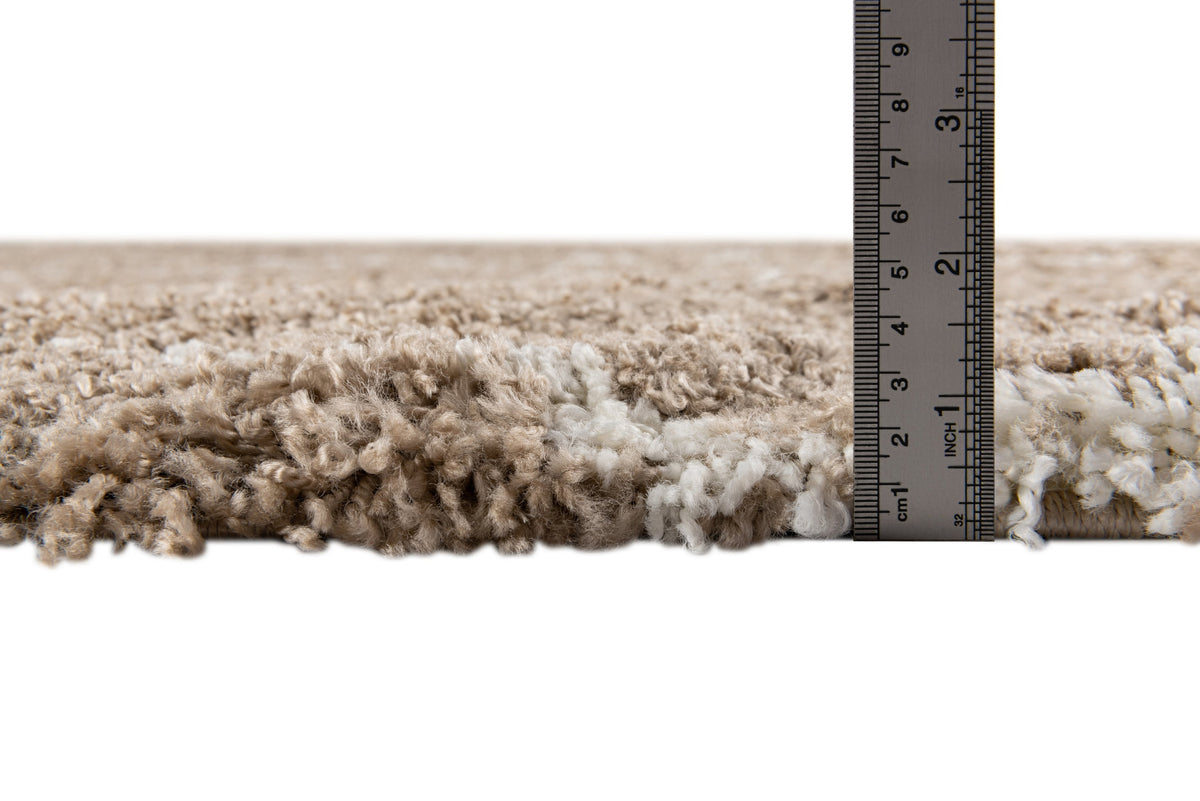 Quadratisch Teppich Lachen Fence in Khaki von Hadorn™ - Lifestyle Image