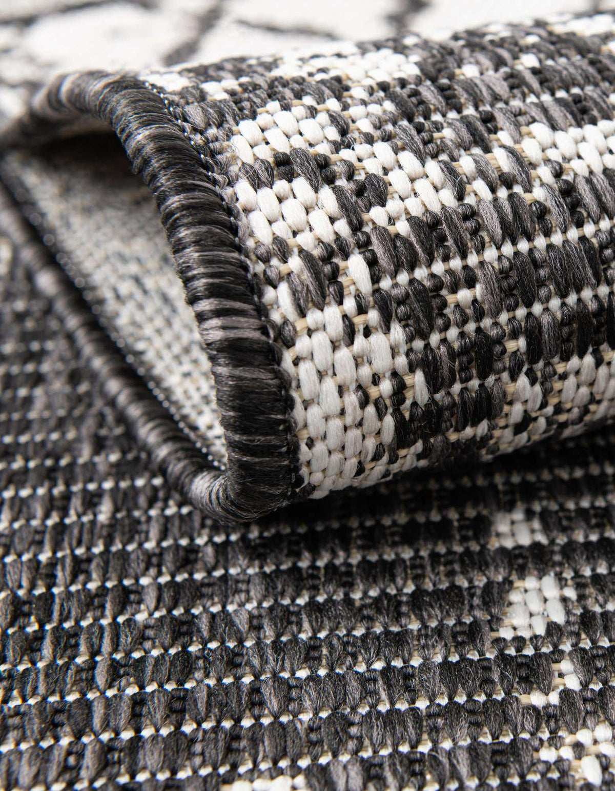 Rund Outdoor Teppich Outdoor Bohemian in Anthrazit von Hadorn™ - Lifestyle Image