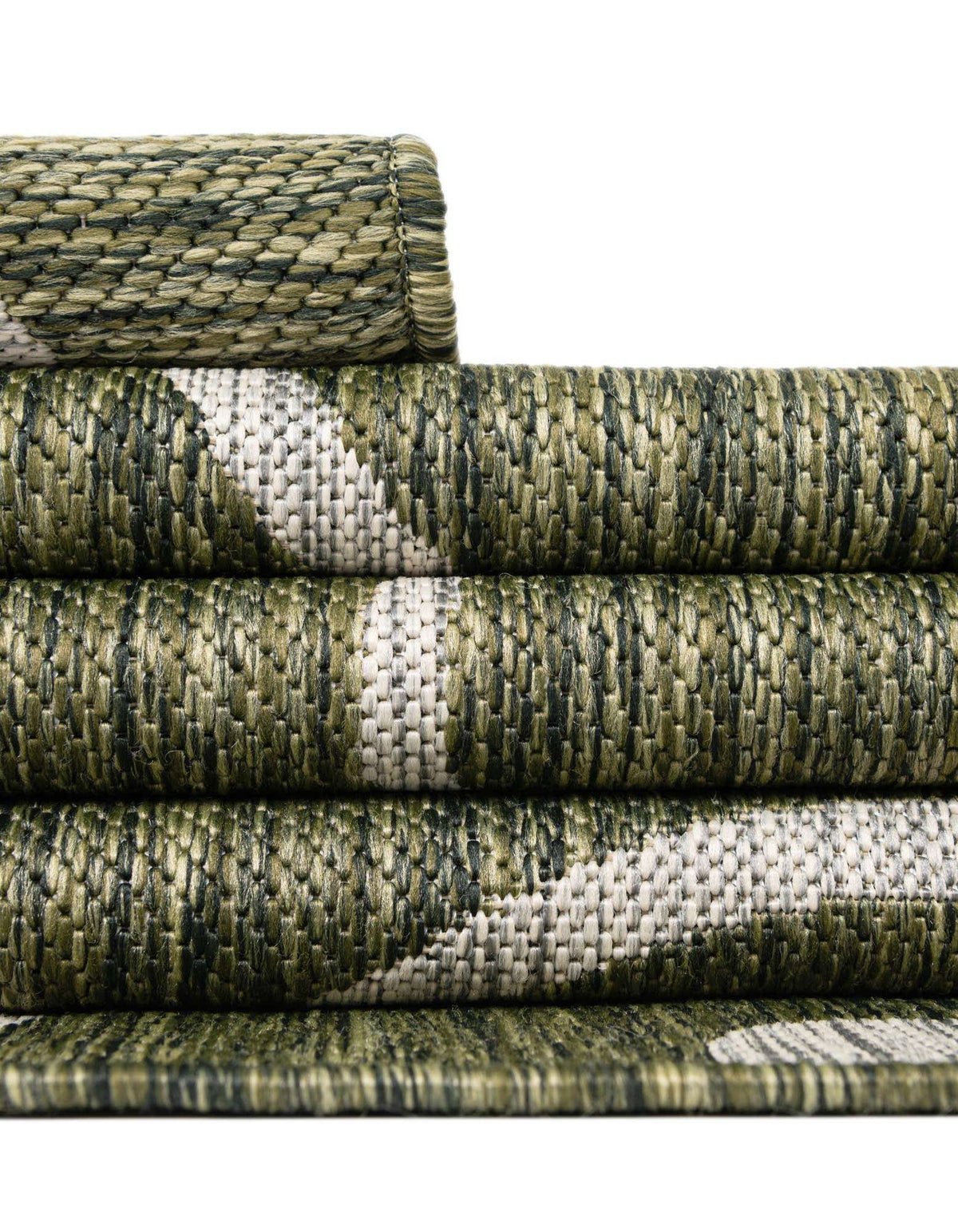 Quadratisch Outdoor Teppich Outdoor Botanical in Grün von Hadorn™ - Lifestyle Image