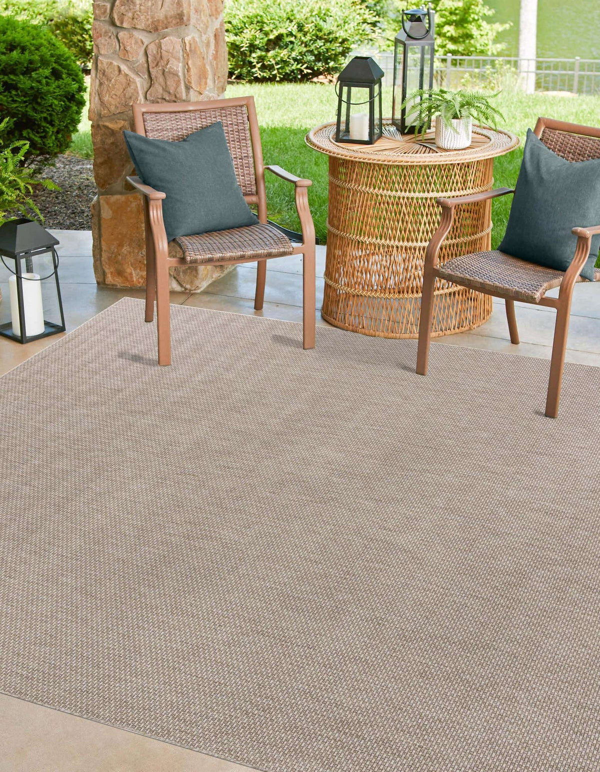 Quadratisch Outdoor Teppich Tulum Outdoor in Beige von Hadorn™ - Lifestyle Image