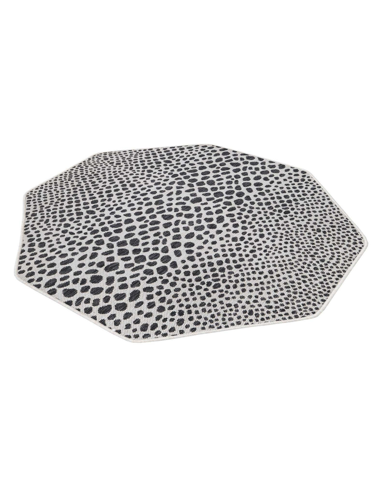 Achteck Outdoor Teppich Tulum Outdoor in Schwarz von Hadorn™ - Lifestyle Image