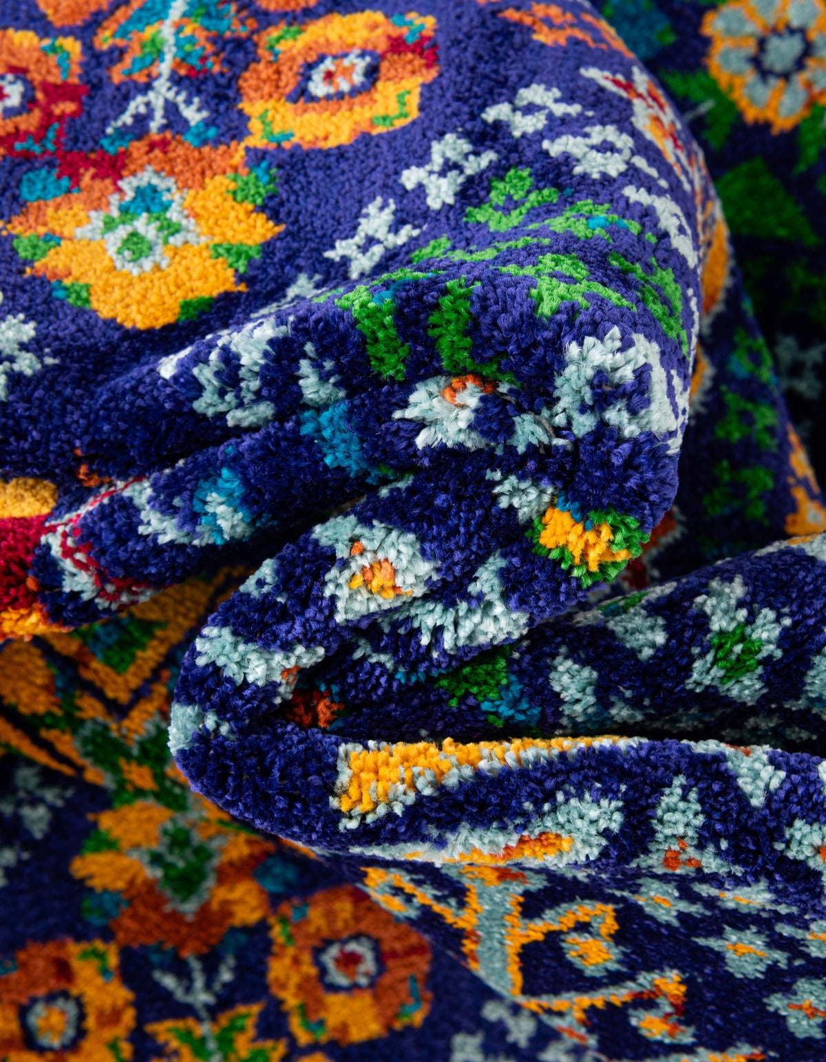 Quadratisch Teppich Calypso in Marineblau von Hadorn™ - Lifestyle Image